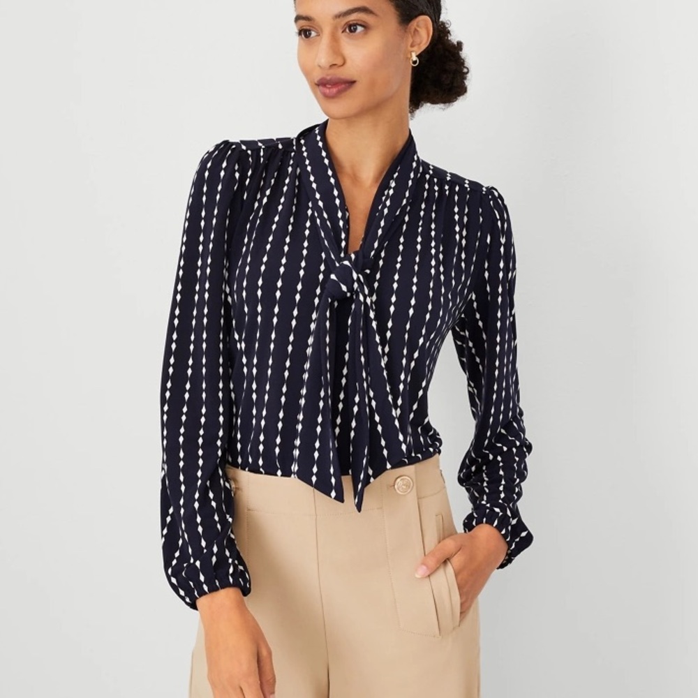 Ann Taylor Petite Geo Blouson Knit Tie Neck Top 834993